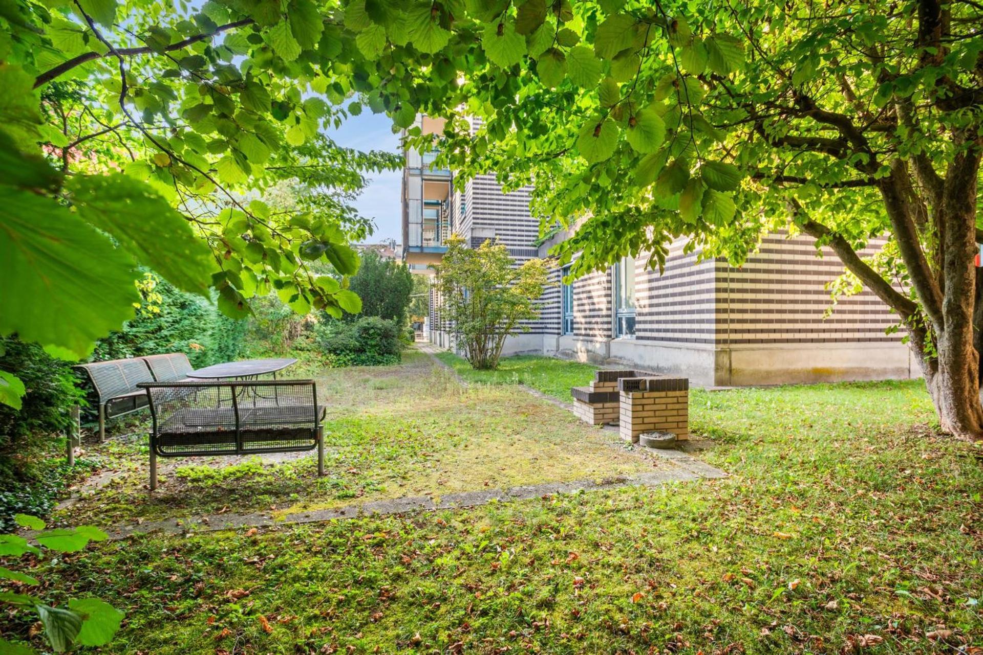 Spacious Central Apartments Hoting Zürih Dış mekan fotoğraf