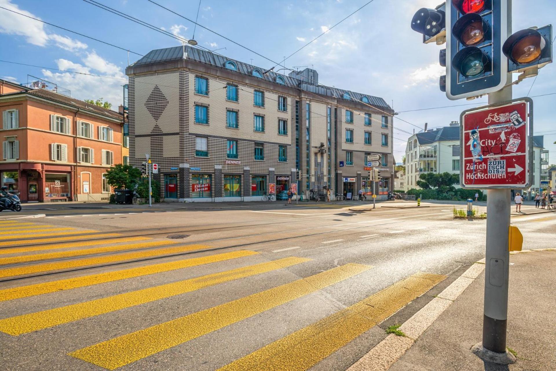 Spacious Central Apartments Hoting Zürih Dış mekan fotoğraf